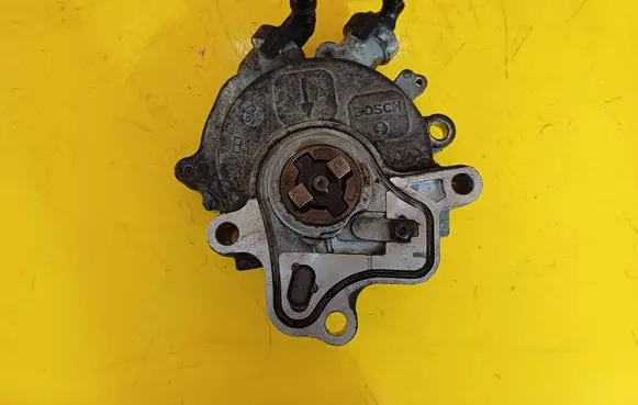 Citroen C5 Vacuum pump 4R8Q2A451AF