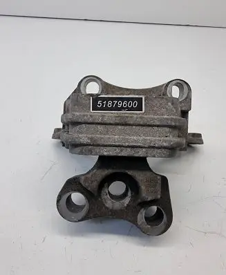 Alfa Romeo Giulietta Engine mount bracket 51879600