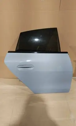 BMW i4 Rear door 