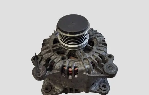 Volkswagen PASSAT B6 Generator/alternator 06F903023H