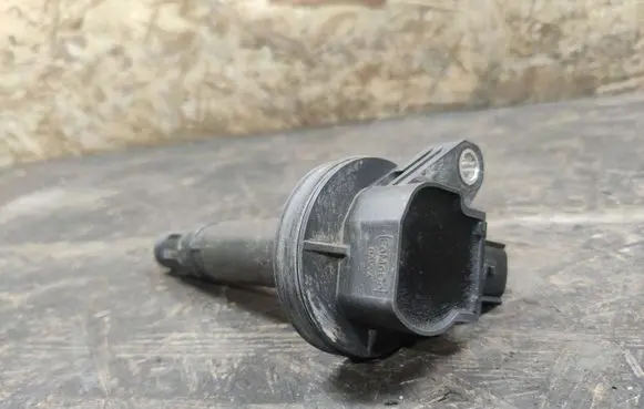 Lincoln MKS High voltage ignition coil 7T4E12A375ED C08X1800122