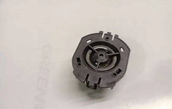 Front door high frequency speaker