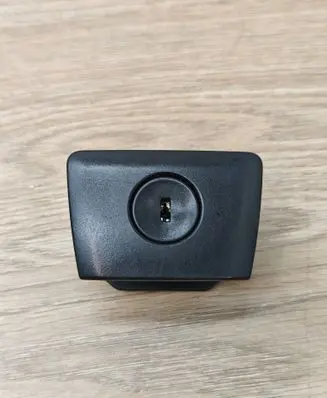 Volvo XC90 Glove box handle 