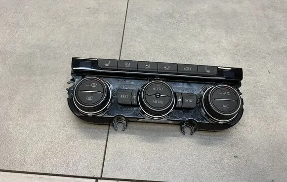 Volkswagen PASSAT B8 Climate control unit 5G0907044DP