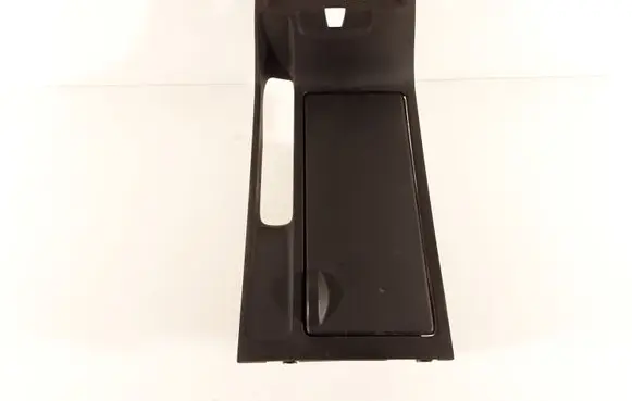Cup holder front