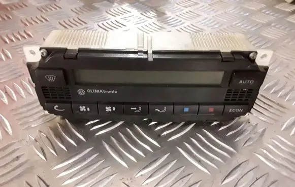 Volkswagen PASSAT B5 Climate control unit 5HB00761700 1J1907044