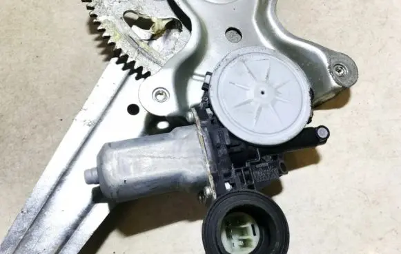 Lexus IS 220D-250-350 Rear door window regulator motor 8571058010 85710-58010