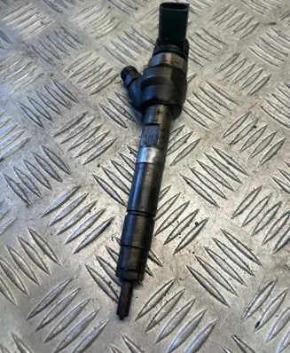 BMW 5 F10 F11 Fuel injector 7810702 0445110478