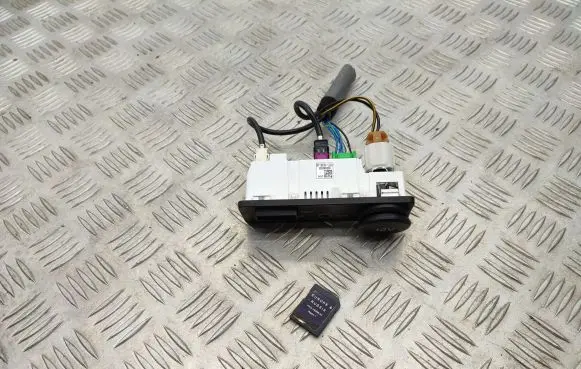 Jaguar XE USB socket connector FK7219C166BD
