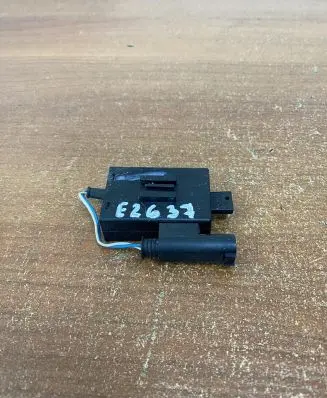 BMW 7 E65 E66 Alarm control unit/module 6943585 E2637