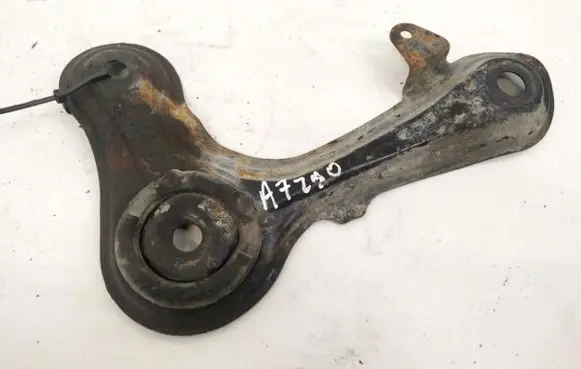 Chrysler Voyager Engine mounting bracket