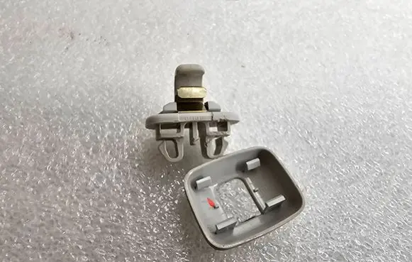 Audi A6 Allroad C5 Sun visor clip/hook/bracket 4B0857563