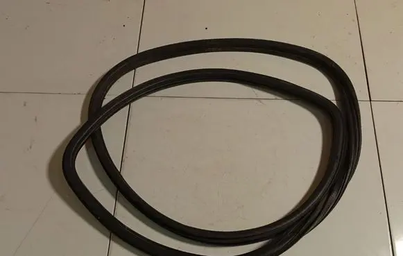 Opel Zafira B Rubber seal front coupe door 