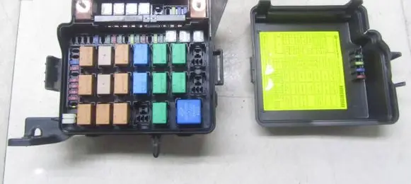 SsangYong Tivoli Fuse box set 82350-35330