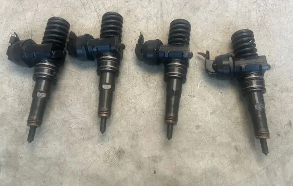 Volkswagen Golf IV Fuel injectors set 0414720038 038130073AK