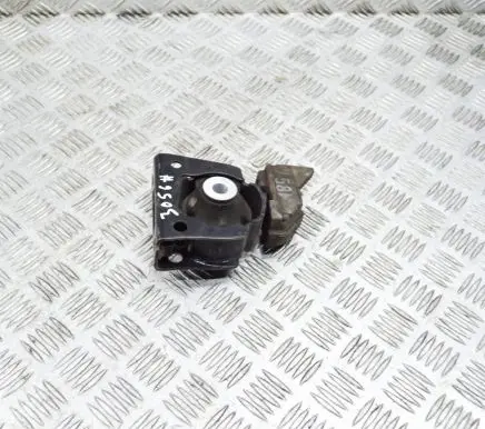 Toyota Prius (XW30) Engine mount bracket