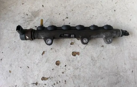 Renault Trafic II (X83) Fuel main line pipe 8200661279A 0445214153