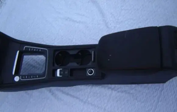 Volkswagen Golf VII Other center console (tunnel) element