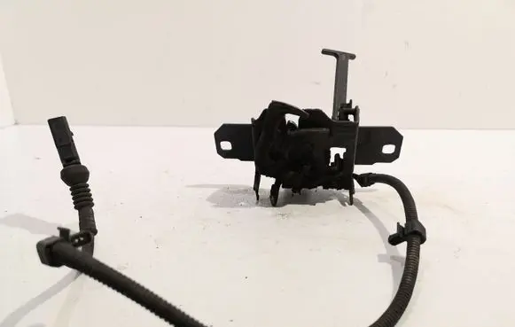 Volkswagen Bora Loading door lock 1J0823509