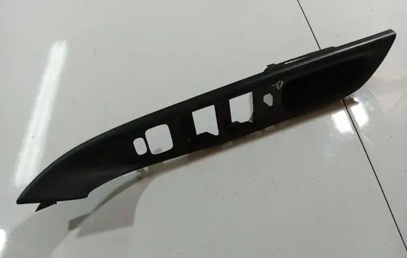 Mazda 6 Front door window switch trim GJ6A684L6 GJ6A-684L6