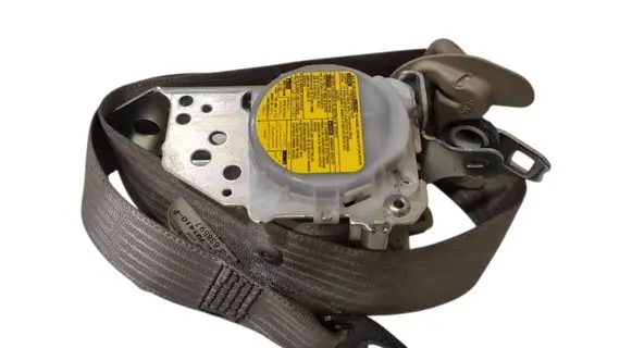 Toyota RAV 4 (XA30) Front seatbelt 7Q1410P