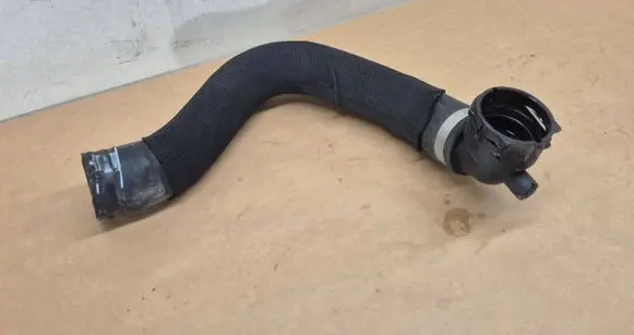 Audi A6 S6 C6 4F Engine coolant pipe/hose