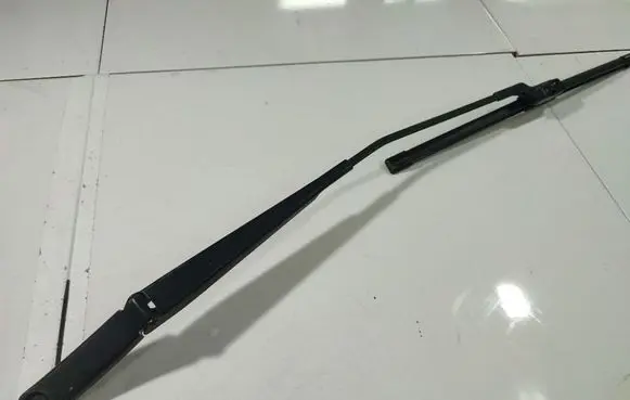 Volkswagen PASSAT CC Rear wiper blade arm 