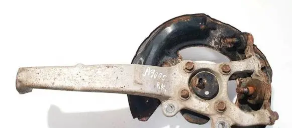 Front wheel hub