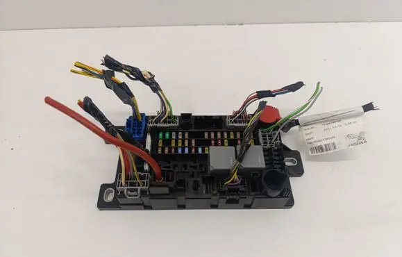 Jaguar E-Pace Fuse module M8D214A073BA