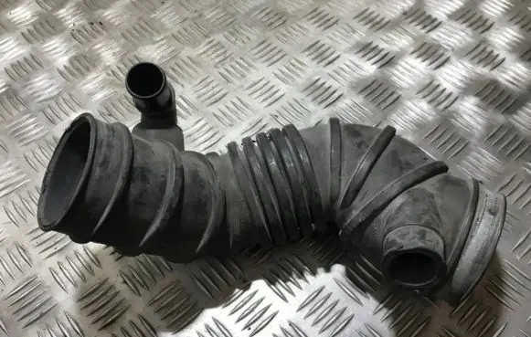 Mitsubishi Carisma Air intake hose/pipe mr312759