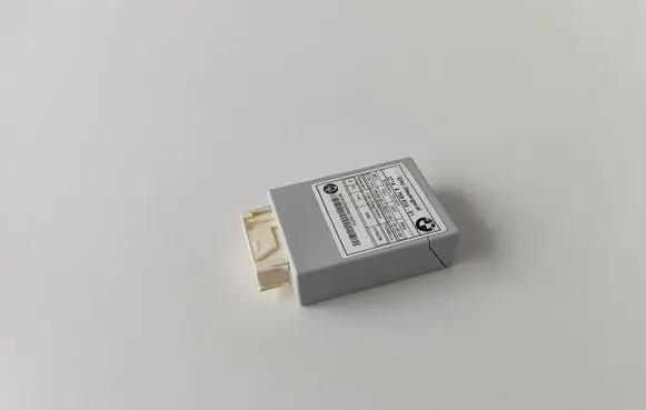 BMW 5 E60 E61 Air suspension control unit module (rear) 3714676983401 6769834 37146769834