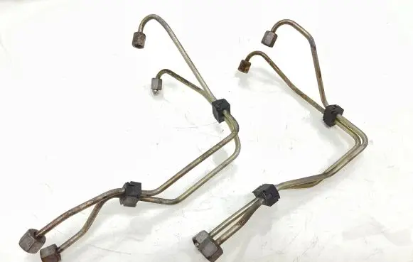 Fuel injector supply line/pipe