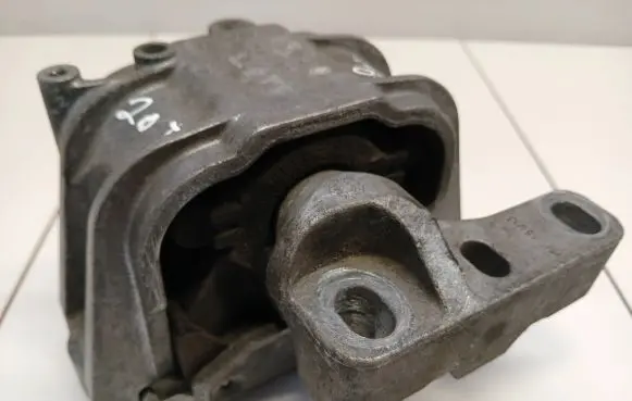 Audi A3 S3 A3 Sportback 8P Engine mount bracket 1K0199262AT