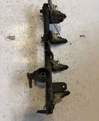 Renault Scenic I Fuel main line pipe 7700273702