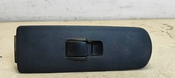 Mitsubishi Colt Electric window control switch MR587944 C8DD411MB