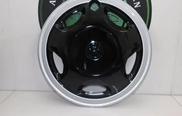 Volkswagen Up R13 wheel hub/cap/trim 867601147C