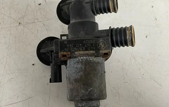 BMW 3 E46 Coolant heater control valve 6411836980506 8369805