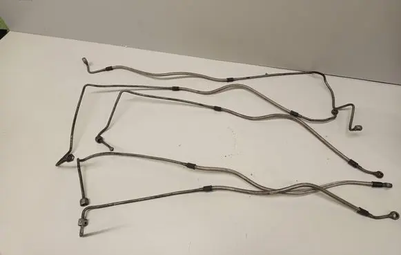 Audi 80 90 S2 B4 Fuel injector supply line/pipe 