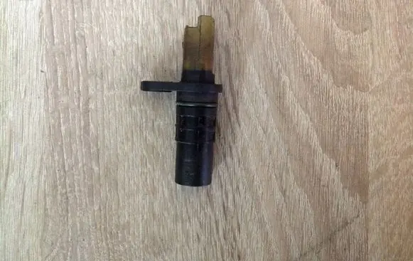 Nissan Qashqai+2 Crankshaft position sensor 8200668500