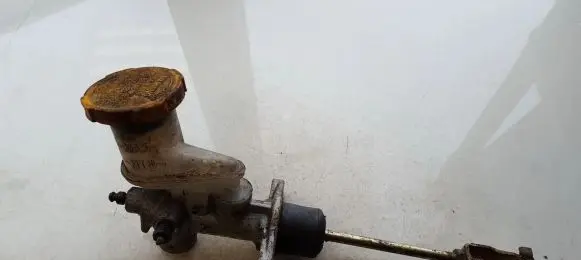 Subaru Legacy Clutch master cylinder