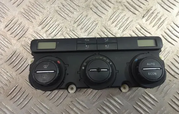 Skoda Octavia Mk1 (1U) Climate control unit 74793250