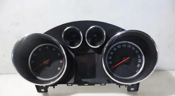 Opel Astra J Clock 