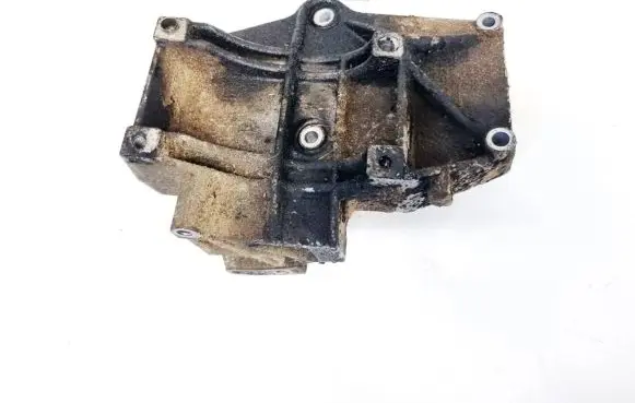 Audi A4 S4 B5 8D Engine mounting bracket 028260885a