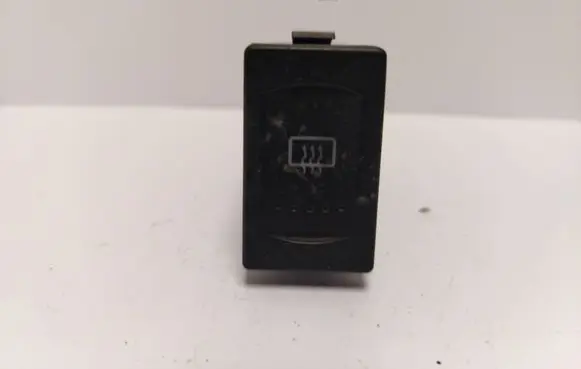 Volkswagen PASSAT B5 Windscreen/window heater switch 3B0959621C