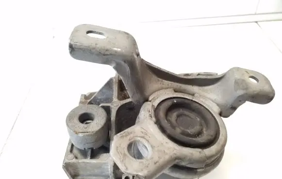Volvo XC60 Engine mount bracket 6G926F012DD 6G926B096DC