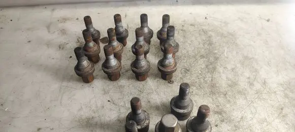 Peugeot 308 Nuts/bolts 
