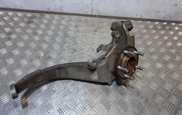Jaguar XF Front wheel hub 82833K186