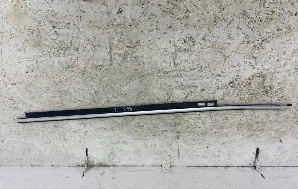 Audi A5 8T 8F Front door glass trim molding 8T0853283D