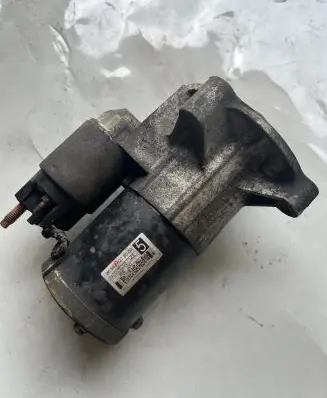 Peugeot 4007 Starter motor 96562627