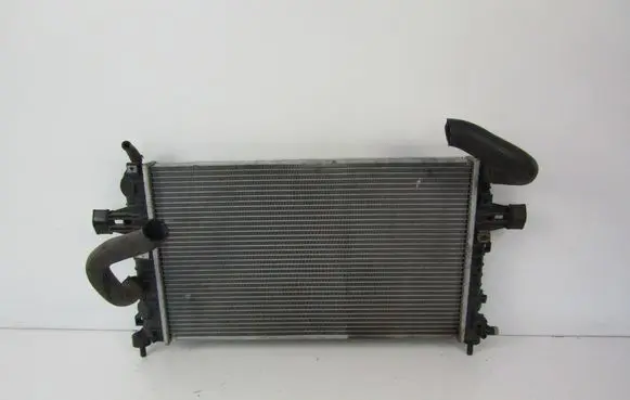 Opel Astra H Coolant radiator 